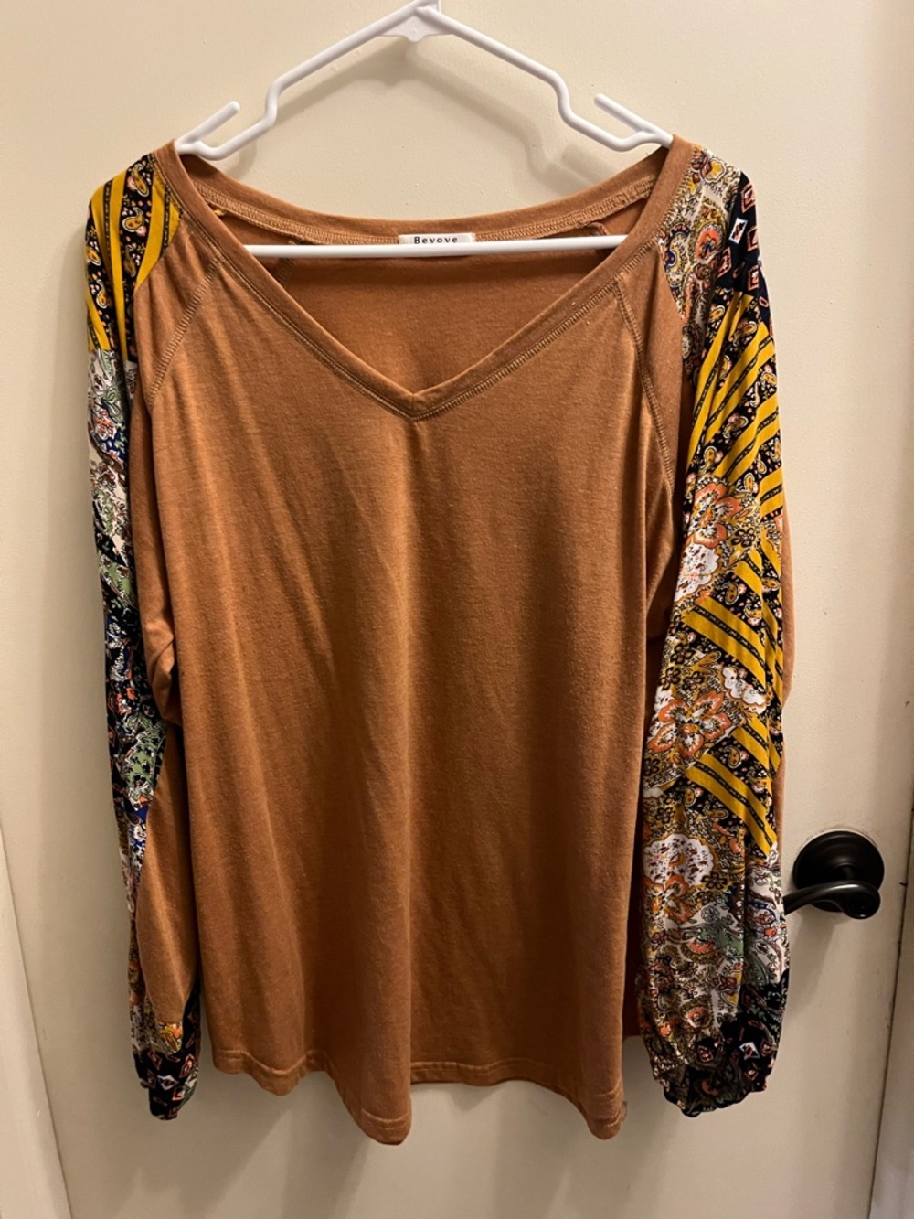 Women's Burnt Orange V-Neck Top with Printed Balloon Sleeves